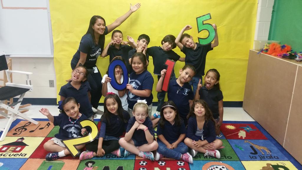 ESPARZAkinder's tweet photo. We had a blast this year!! #byekinder #hello1stgrade @NISDEsparza #MrsHernandez http://t.co/LoQqEyieeM