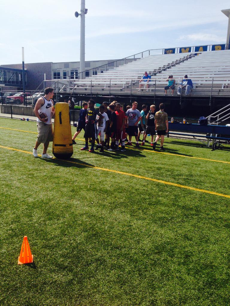 jeepdriver34's tweet photo. Great day at our little kids camp. 96 future wildcats learning the fundamentals of the game. http://t.co/uScAvrAMb9