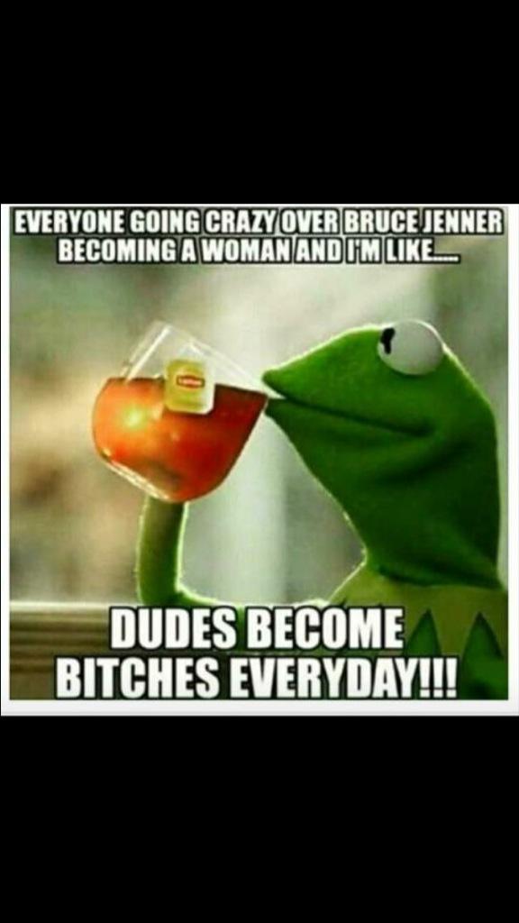 sade_shannon's tweet photo. #AndThisMyFriendsIsTooTrue #OlBitchMadeLookinAss #HappensErrrday 😯😂😆😝👌👌👌 http://t.co/BGoeBUAO8g