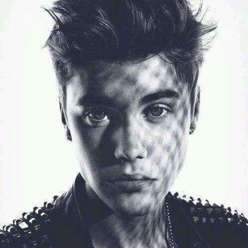 justenbeiber011's tweet photo. Hiii.... http://t.co/feIXVTiA83