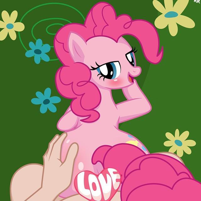 PinkieFanClub's tweet photo. #ponyplot #pinkiepie #mlp #mlpfim #mylittlepony #friendshipismagic #brony #ponyass by sweetponyass http://t.co/HBiboc9vRC