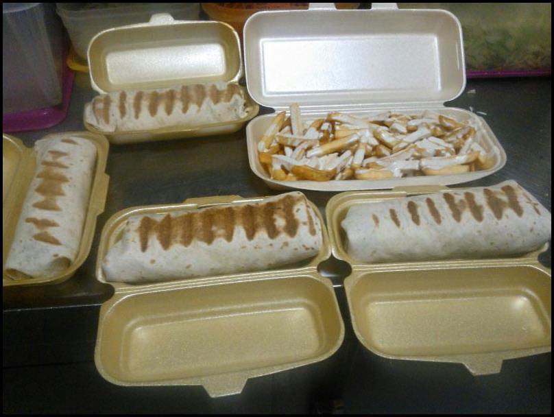katangacopas's tweet photo. #MeSobranGanasDe cenar un #MenúKebab antes de irme para la #FeriaPuertoReal :-p http://t.co/dtDquv8kQD