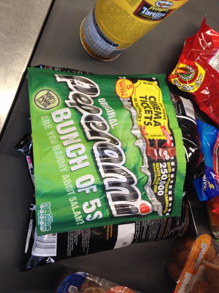dlo_michael's tweet photo. @PandPfootyteam the icing on the cake #alwayscomeprepared http://t.co/iO0bAJWZpj
