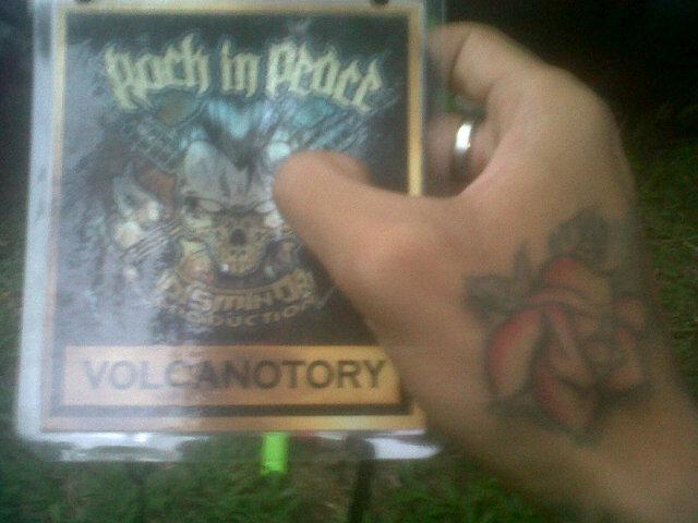 Haaaiiil <a href="/Volcanotory_DM/">VOLCANOTORY</a> ,, Tabalong Rock In Peace , sukses terus buat panitia <a href="/Rudhy_Chy/">☆ Rudhy.Chy ☆</a> dkk ,, keren eventnya bang