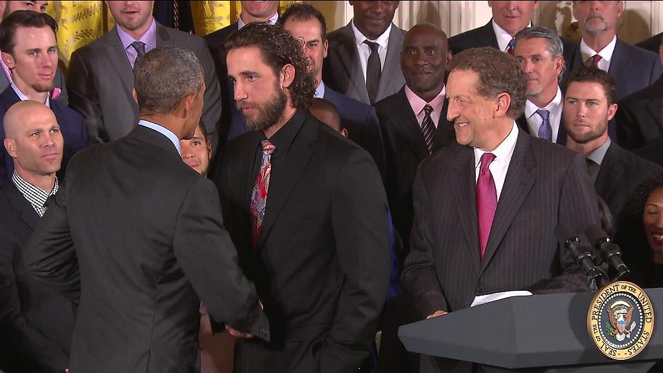 thrllsnsplls's tweet photo. Bumgarner rockin the tie 😂 No Jockey MadBum underwear for POTUS? #SFGiants #WS2014 #WhiteHouse http://t.co/JqBNie6Zs1