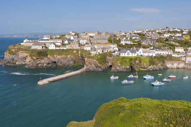 Villagers in Cornwall are quite literally taking the P.I.S.S mirror.co.uk/news/uk-news/v…