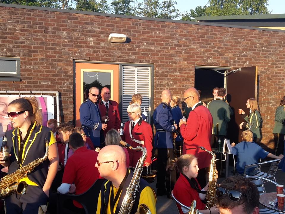 Muziek verbroederd.  <a href="/Wandel4daagseOm/">Wandel4daagse Ommen</a> <a href="/CrescendoOmmen/">Crescendo-Ommen</a> <a href="/DeBazuinOmmen/">DeBazuinOmmen</a> <a href="/sdgommen/">SDG Ommen</a> <a href="/FlaterPOmmen/">Flater Pretorkest</a>