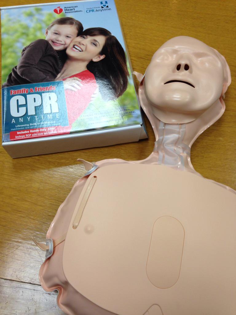 WidmeyerED's tweet photo. Quick break from the day for a #CPRanytime session with @American_Heart & @FinnPartners http://t.co/zcnMRoNvYt