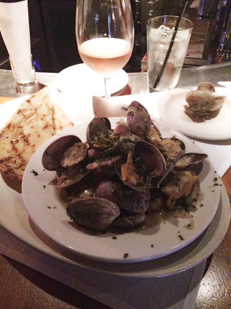 @CherryCreekGrl <a href="/EaterDenver/">Eater Denver</a> <a href="/101taste/">101Taste</a> #wine #steamed #clams great dish/let the summer begin/Wed nights at the bar