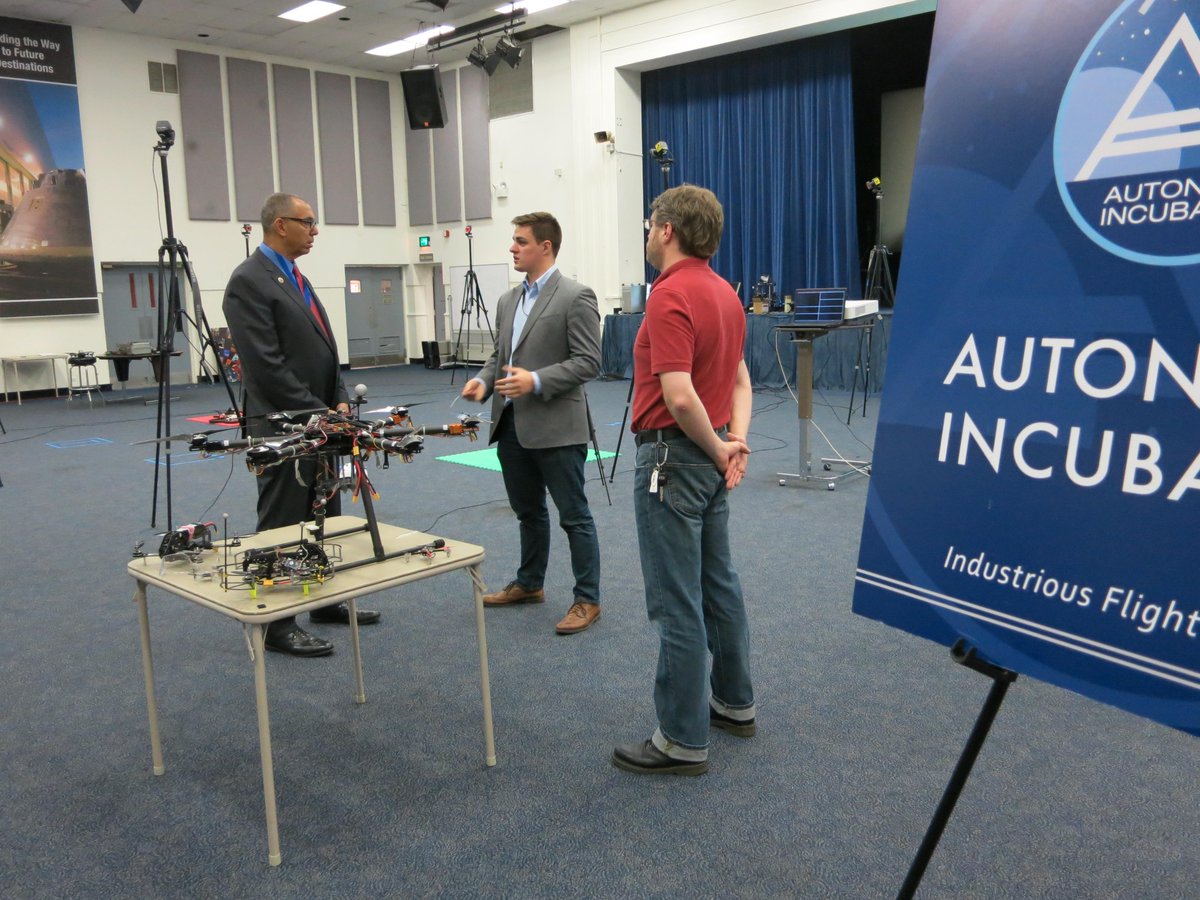 AutonomyIncub8r's tweet photo. @NASA_Langley #AutonomyIncubator intern Gil Montague #DancesWithDrones for @NASA AA of Education Donald James #SuitUp http://t.co/x9YxAmxfj7