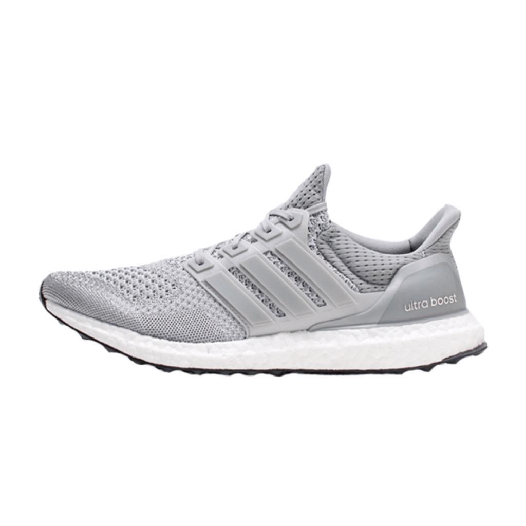 SNEAKER_VIP's tweet image. Adidas ultra boost available on @sneaker_vip #Sneakervip email for size and price BTrainers@hotmail.com