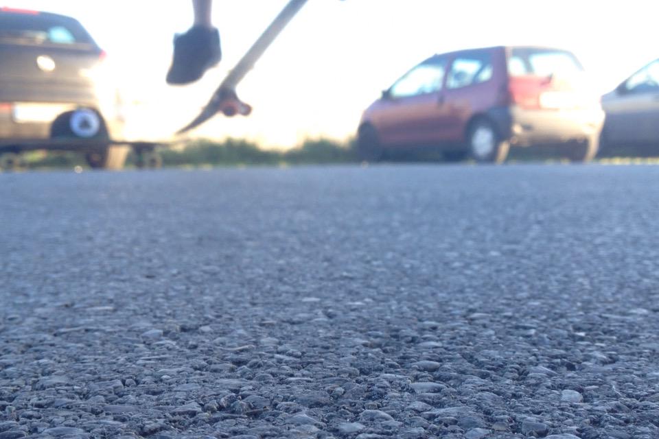 BKiteboarding's tweet photo. #skate4 #castiglionelake #steet #cortonatwitter #cortonasport #ollie #Celtic http://t.co/dnkkcwzDsD