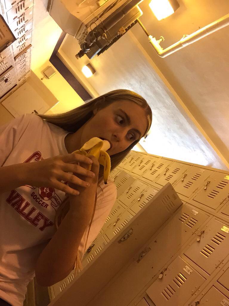 cvbananas's tweet photo. Last submission of the year!! End of school bananagins. http://t.co/6jcNWf420x