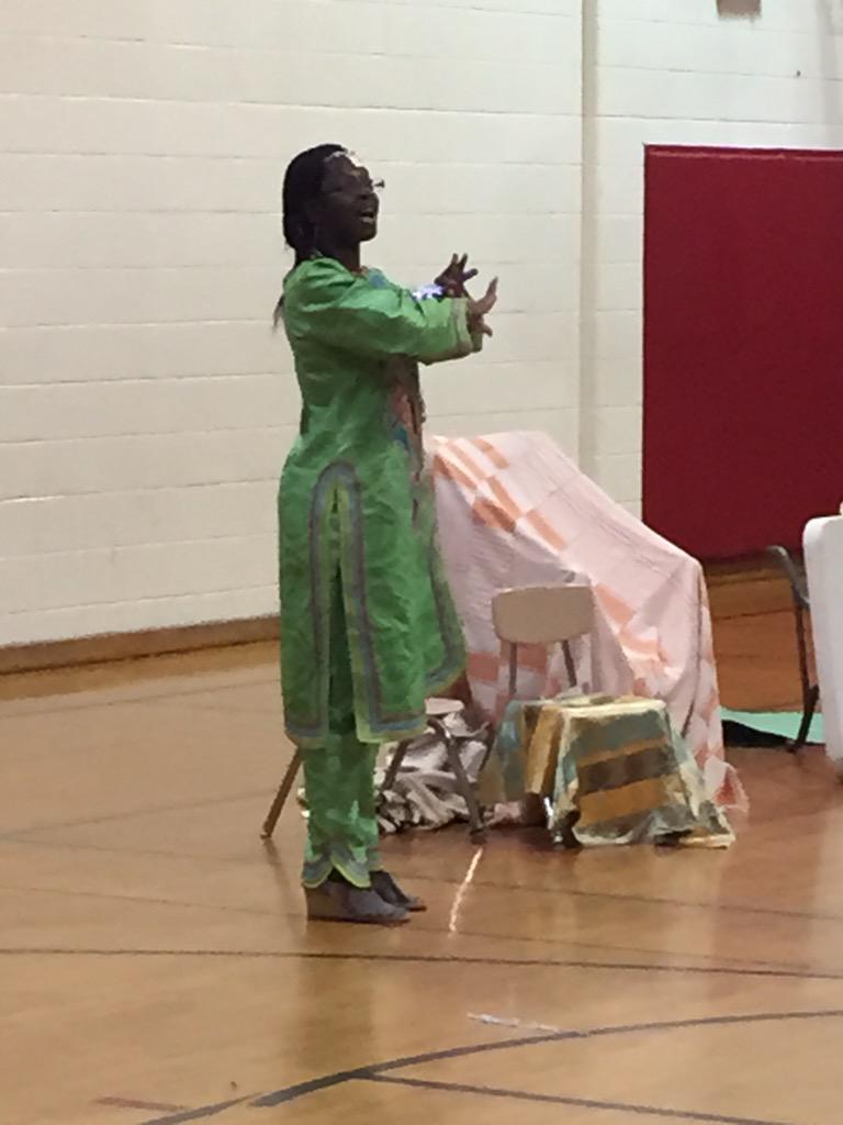 DRSKRES_SDT's tweet photo. Our @MaryvaleES 2nd Gr FR students are amazing performers!!! http://t.co/Sh5EIf3NG1