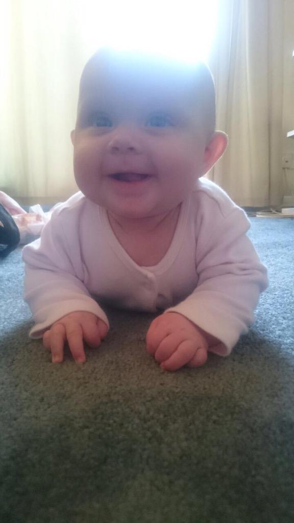 AmyHart89's tweet photo. Seeing this face after a long hard day would cheer anyone up 💖 #niece #loveher http://t.co/FS8sTXdhps
