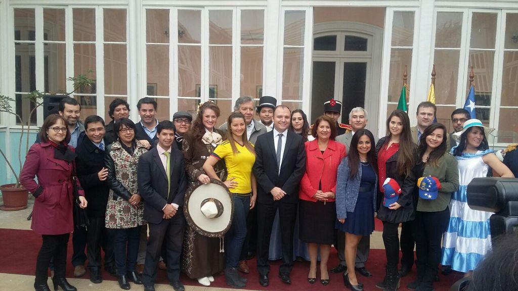 SenadisOHiggins's tweet photo. Director Senadis O'Higgins participa en Fiesta de Colonias Residentes.
"Esperando la Copa América en nuestra Región" http://t.co/j0TRk8t06K