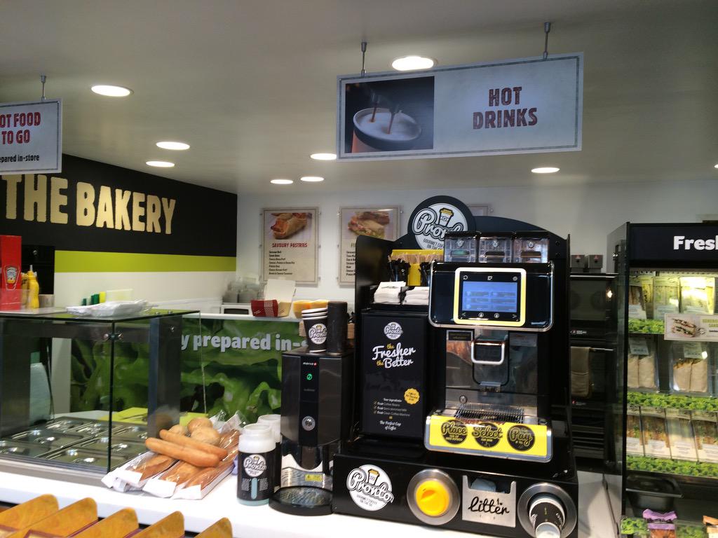 CDSILighting's tweet photo. Fresh food bakery made over with LED #countrychoice #londis #Bracknell #LED #reducerunningcosts #happyretailer http://t.co/0tvCTmMPuI