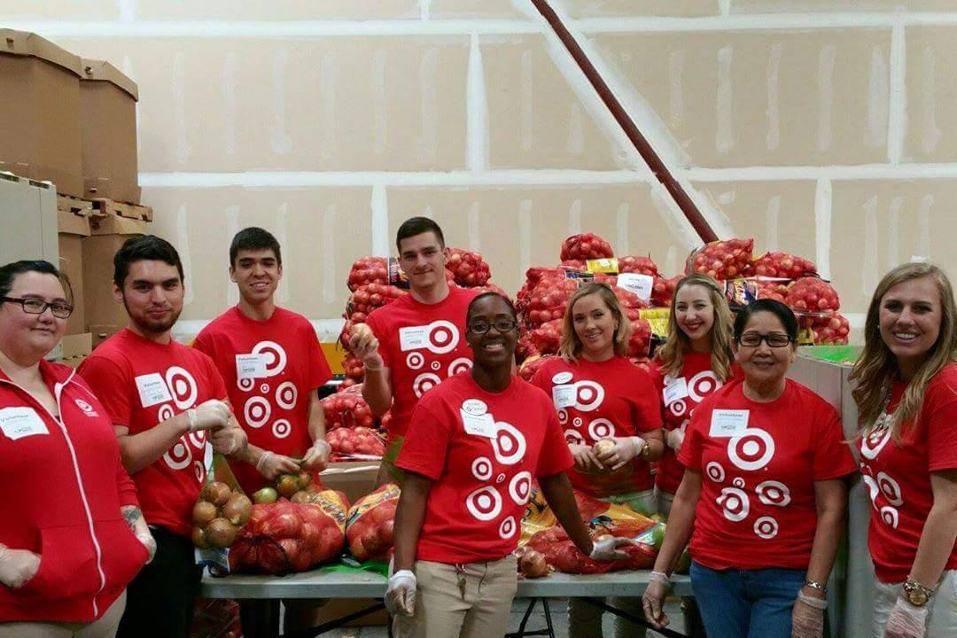 VMbenT0533's tweet photo. #TBT to when we volunteered at the food bank in Fairfield #T0827 #Target #bestteaminretail #volunteers http://t.co/QVwAex7abB