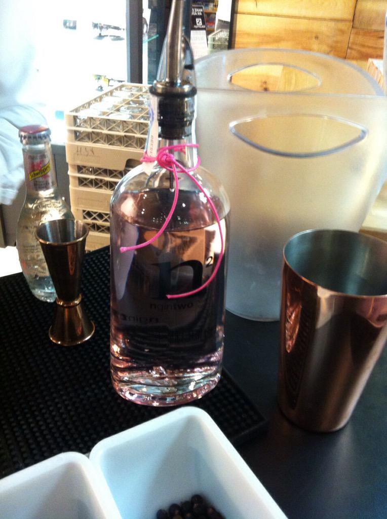 Ready en #VLC con <a href="/NGINVLC/">N GIN VLC</a> y su #strawberrygin en <a href="/shopeningnight/">VlcShopeningNightCaixaPopular</a> No te lo pierdas en tienda #MercadoColón hst 00h
