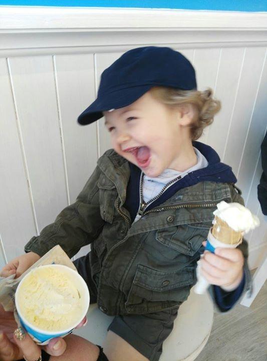 ShaneRooD15's tweet photo. Zack enjoying a fantastic @MurphysIceCream #Allscreamforicecream #Killarney #icecream #happy @priors83 http://t.co/McjqQpDHT6