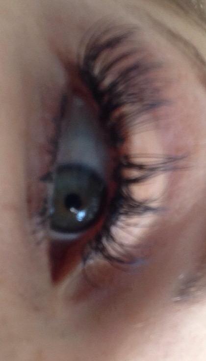 BeautiqueB's tweet photo. Please be careful where you get your lashes done! Picture with green eyes is after 1 week! http://t.co/uoj0b7oOsS