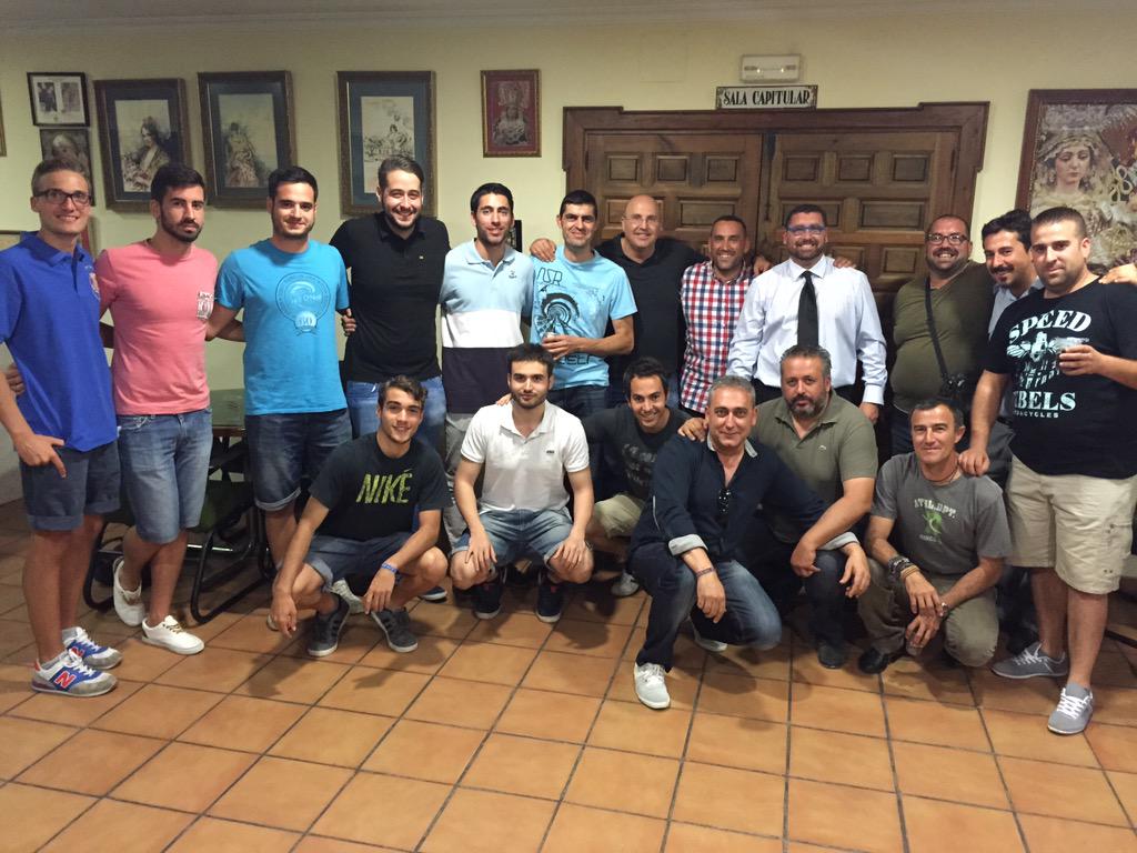 TronoHuerto's tweet photo. Buen ambiente en la reunión de @TronoHuerto en @HUERTOCONCEPCIO http://t.co/4uC3HesyOE