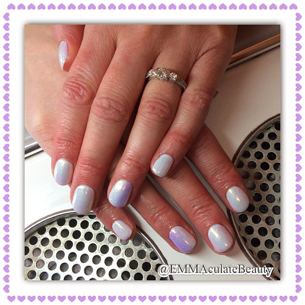 Gel polish 💜#emmaculatebeauty #irridescent #ombrenails #whitnails #nailart #naildesigns #gelpolish #pastelnails