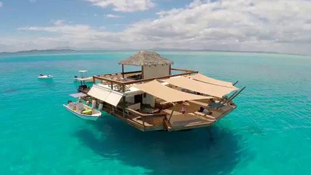 el_pais's tweet photo. ¿Tienes ganas de vacaciones? Descubre dónde está el chiringuito perfecto http://t.co/Kz7Jsm3VVB http://t.co/u3qlAOoLfP