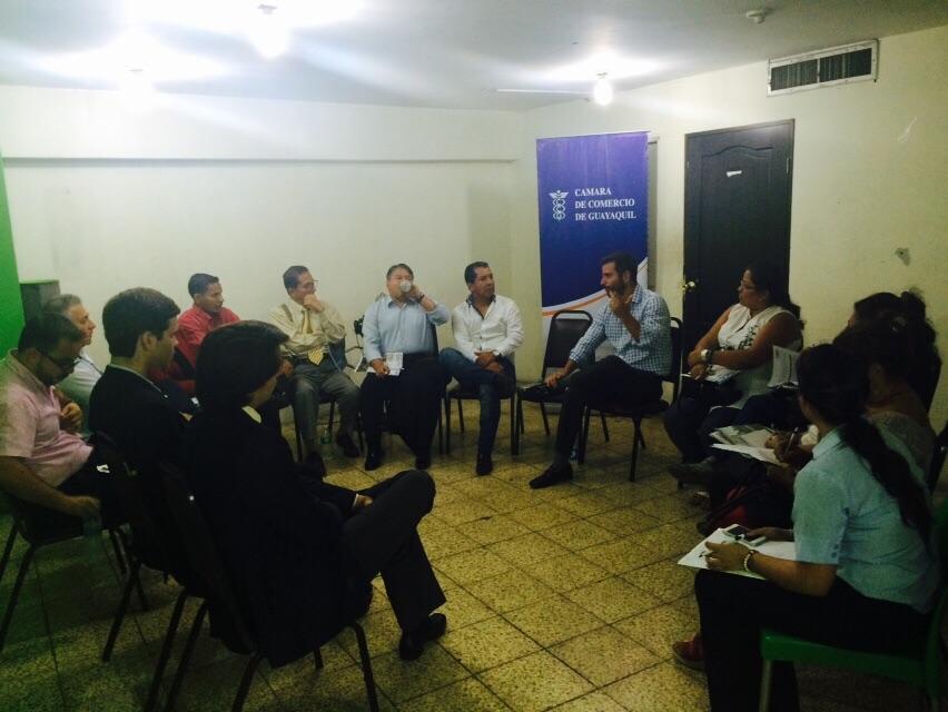 GLogrono's tweet photo. "@lacamaragye: @parosemena en el corazón del comercio de Guayaquil dialogando con nuestros socios http://t.co/pLnL4MCCLU" felicitaciones!