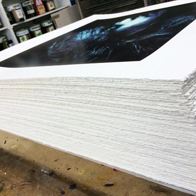 Print signing time at <a href="/GoldmarkAtelier/">Goldmark Atelier</a> 👌🏻 new prints done! #snikarts #urbanart