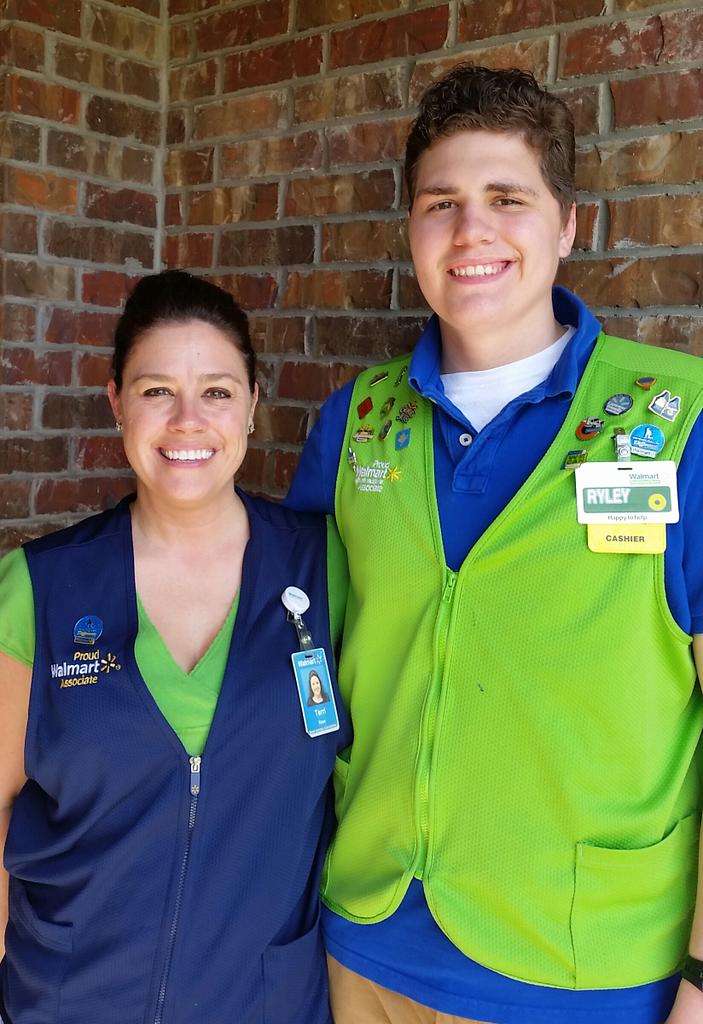 ryley_strong's tweet photo. Spent the day with my mom at the Walmart Home Office. Ready 4 Shareholders mtg tomorrow! #WalmartFamily  #WMTShares http://t.co/gsofHMqCkY