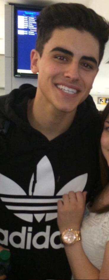 His new haircut though. 😍😭