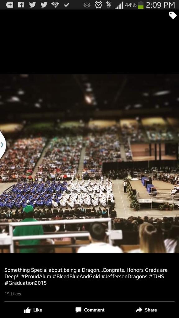 ItsMeGwen813's tweet photo. The o'glorious Gold &amp; Blue Dragons 78th Commencement of Jefferson HS. @tampajhs @MrAyresJHS http://t.co/ca73oJkkU9
