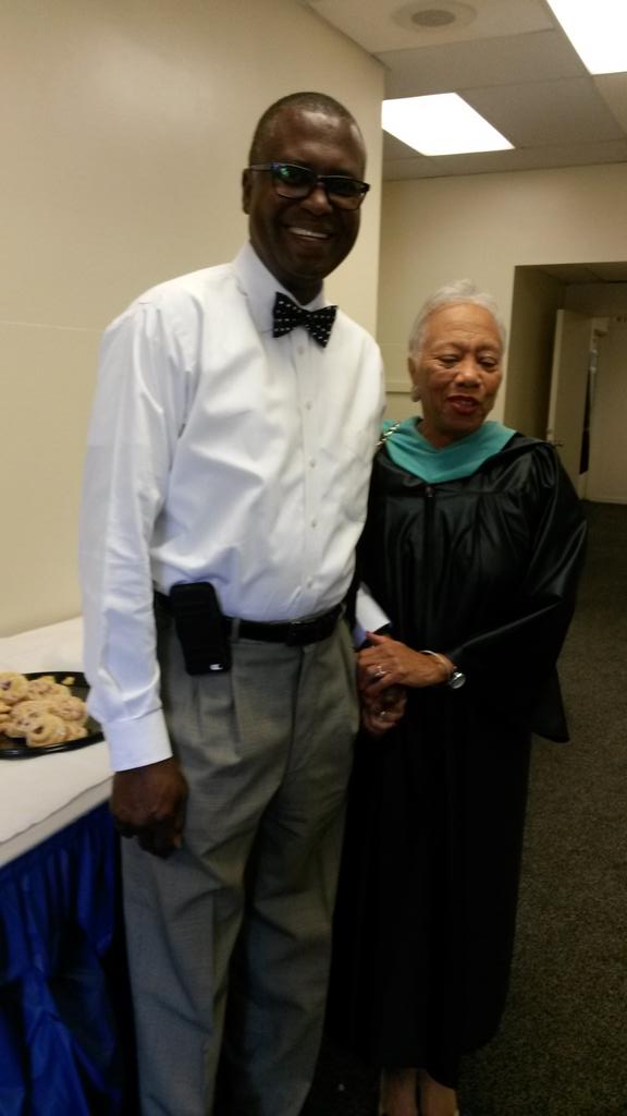 ItsMeGwen813's tweet photo. The o'glorious Gold &amp; Blue Dragons 78th Commencement of Jefferson HS. @tampajhs @MrAyresJHS http://t.co/ca73oJkkU9