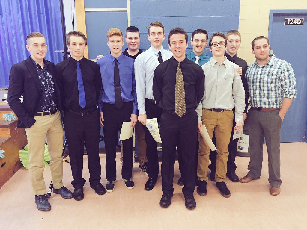 MPSHBasketball's tweet photo. few missing, but fam http://t.co/3knn2BT9uX