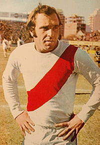 ElMasGrannde's tweet photo. "En #RiverPlate no solo te enseñan a ganar los partidos, también te enseñan a jugar bien al fútbol" (Onega) http://t.co/CghDsp4I3O
