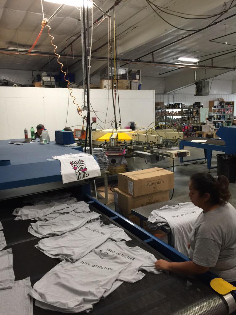 TopShelf_Print's tweet photo. Hope everyone is having an awesome Thursday. We have been cranking out the shirts all day over at #TopShelfPrinters http://t.co/5AehyuM6hw