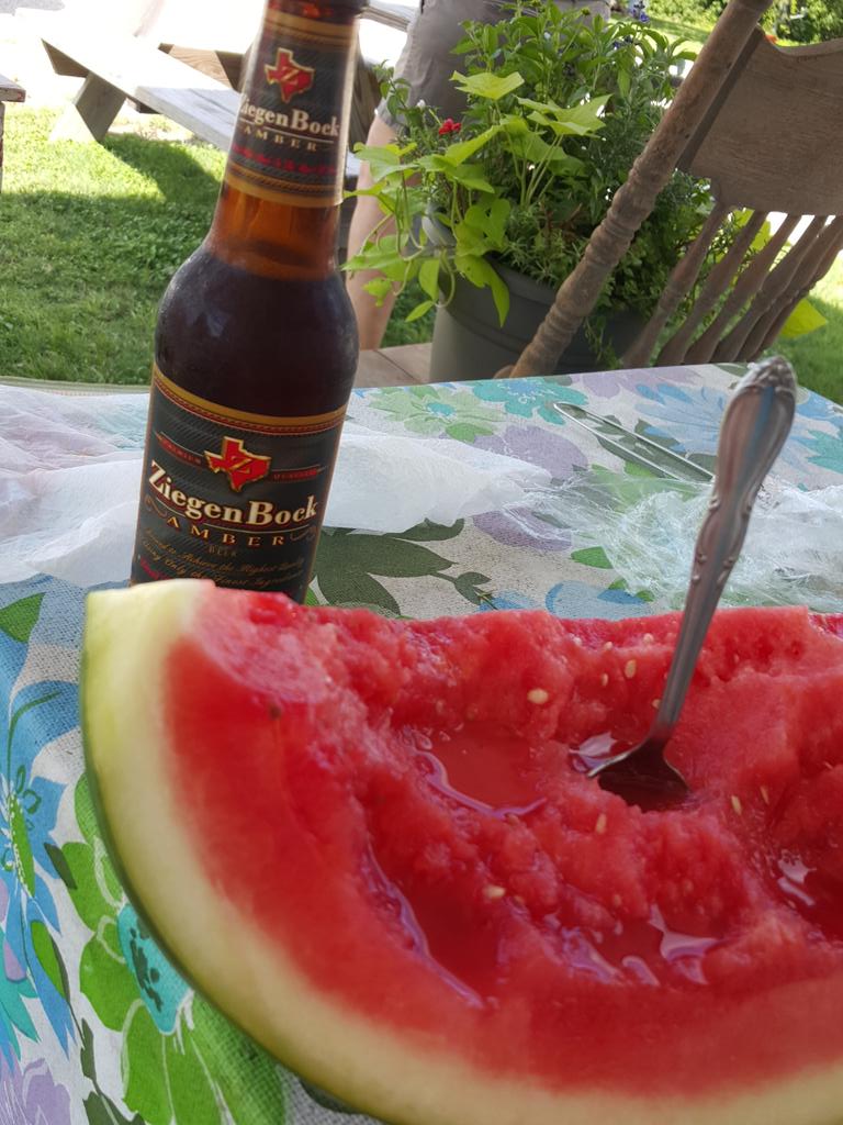 jayjay_js11's tweet photo. ZiegenBock Amber and watermelon on a hot Texas day👌💕 http://t.co/AZzLK2qYtk
