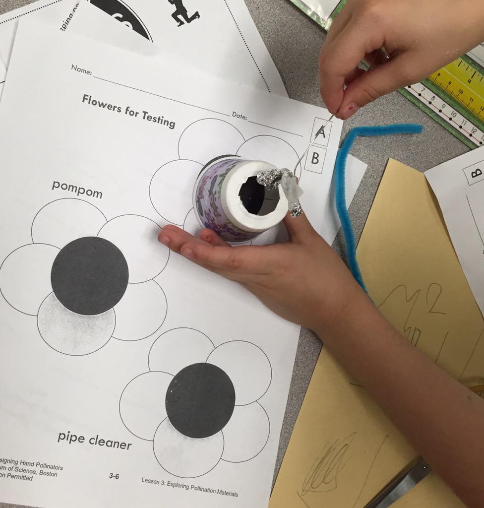 saigling_grade1's tweet photo. We made our hand pollinators! The students were wonderful engineers! Thank you again for all the supplies! #STEM http://t.co/bYK5M4gxvF