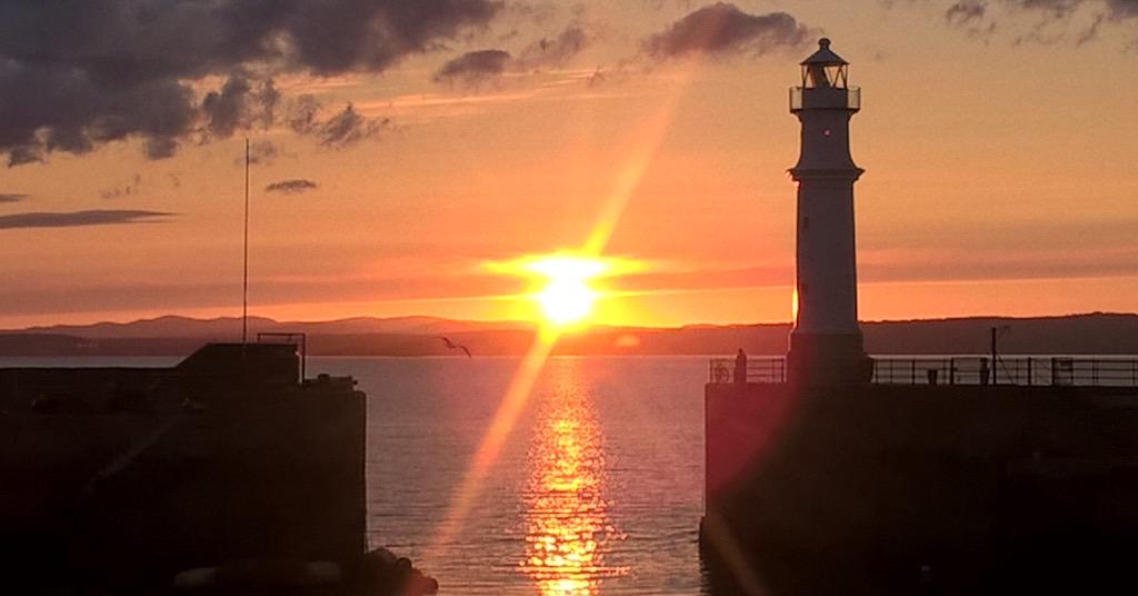 _Nutelena_'s tweet photo. I froze my butt off taking these pics. That's suffering for your art! Edinburgh, Newhaven Harbour #BeautifulPeace http://t.co/b7A9gK0oQ8