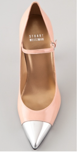 Diva4Shoe's tweet photo. These shoes are pointing in the right direction, tomorrow is Friday! @StuartWeitzman #TGIAlmostFriday #luxuryshoes http://t.co/sOiYmzAbm5