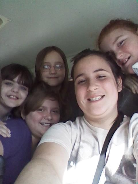 AngelDeclerk's tweet photo. Me and my friends http://t.co/0QEWC2e7Wh