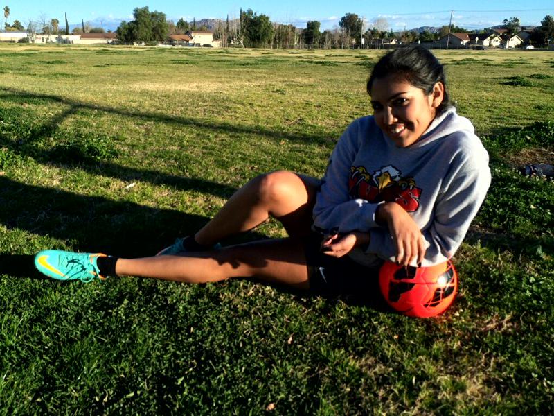 persianbabe_'s tweet photo. High school soccer pics be like http://t.co/EU8q0Ww0RV