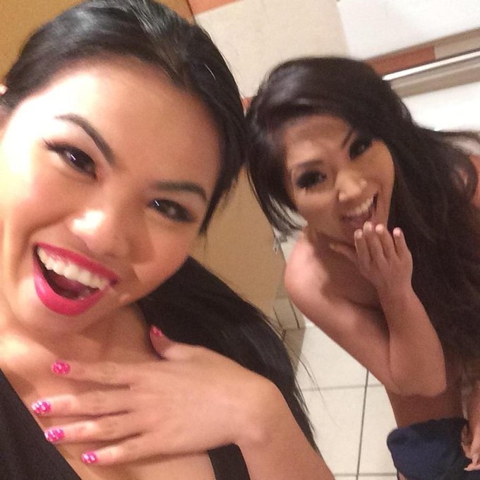Hahahaha...@CindyStarfall and I do weird things together! Catch our antics on Cindys @snapgirlz! #cstarfall<a class="tags" href="/tag/cindystarfall">@cindystarfall</a><a href="/tag/tiakai"class="tags"><span>#tiakai</span></a><a href="/tag/cstarfall"class="tags"><span>#cstarfall</span></a>