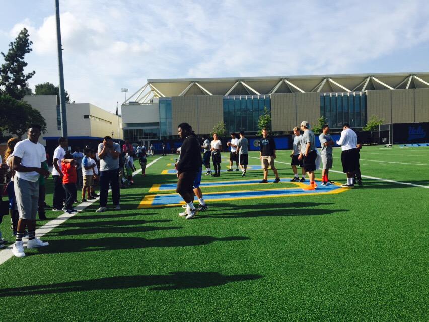 project_father's tweet photo. @CII_Updates @CIIFatherhood @JorjaLeap @UCLA  #ProjectFatherhood is with UCLA Football! http://t.co/fTlqsBSd9X