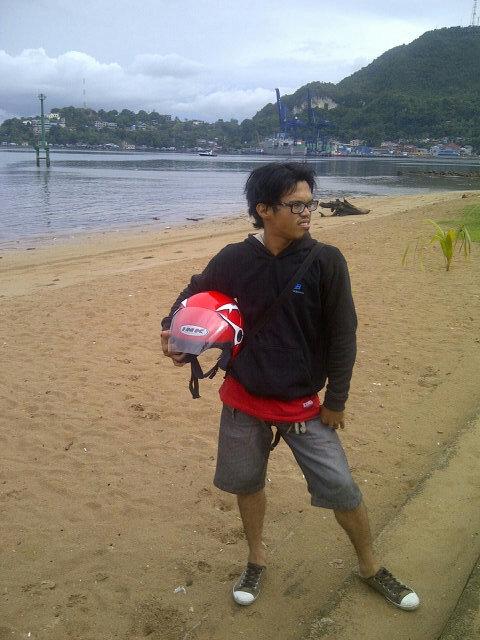 adda_azdhar's tweet photo. Pantai kupang jayapura City http://t.co/eA5Ekj4b4N