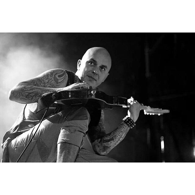 CDCrock's tweet photo. #FlashbackCDC #cdccumana @unenano #rock #music #live http://t.co/JwxDjiYAqU