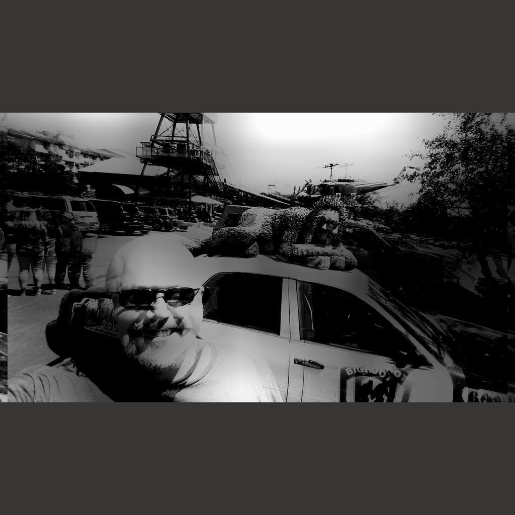 IowaWhippingBoy's tweet photo. I have snapped my first photo of the highly elusive cryptid  #blobsquatch #findingbigfoot #dellsarmyducks #bigfoot http://t.co/dDIjkobcLg