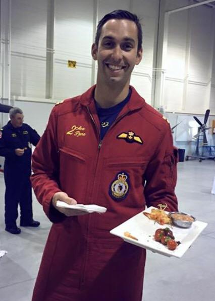 smarcie29's tweet photo. GREAT service with a smile #CFSnowbird #2 @RCAF_ARC reception #CanadianArmedForcesDay  @CanadoreCollege http://t.co/O57z0ailxa