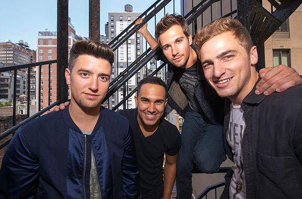 Rusher_Geek's tweet photo. #ReturnBigTimeRush #BigTimeRush #BigTimeThrowback #BigTimeReunion 
#BigTimeBrasil #BoysRushers http://t.co/H7IN4VxF8r